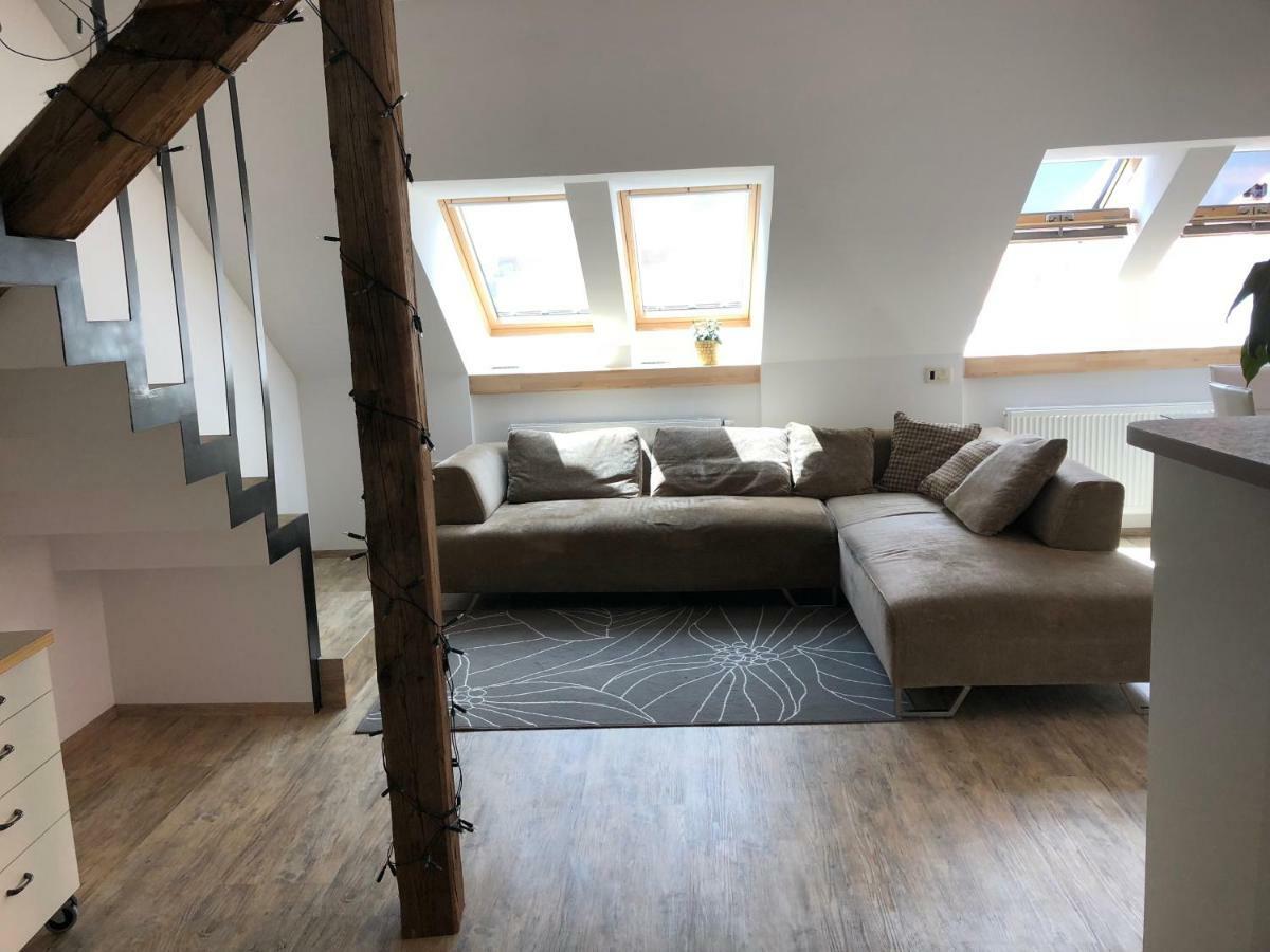 Apartma Linhartov Trg Радовлица Экстерьер фото